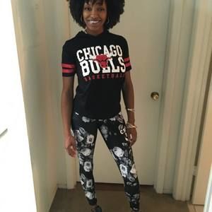 Meet your Posher, Ron nira